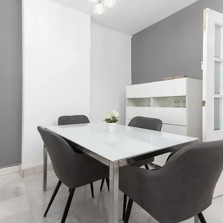 Mtr - Temporary Rent 3bedrooms Old Town * ماربيا
