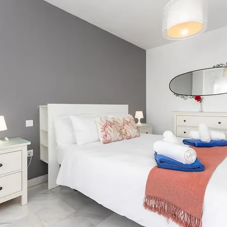 2F Mtr - Marbella Temporary Rent 3Bedrooms Old Town