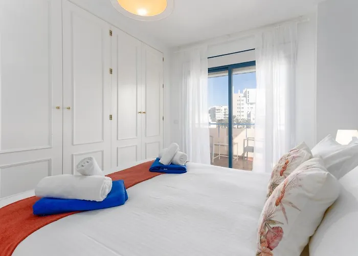 2f Mtr - Temporary Rent 3bedrooms Old Town Apartment